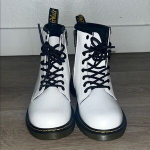 Dr Martens Zavala T Lamper White Combat Boot Kids